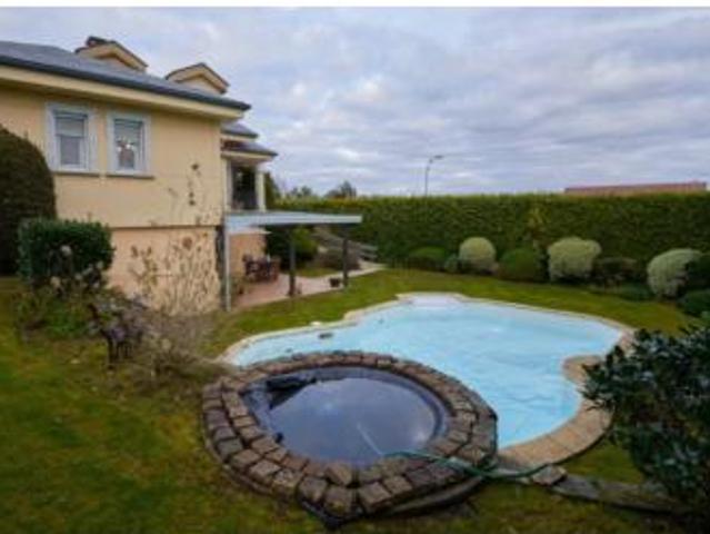 Casa en venta en Bergondo, A Coruña