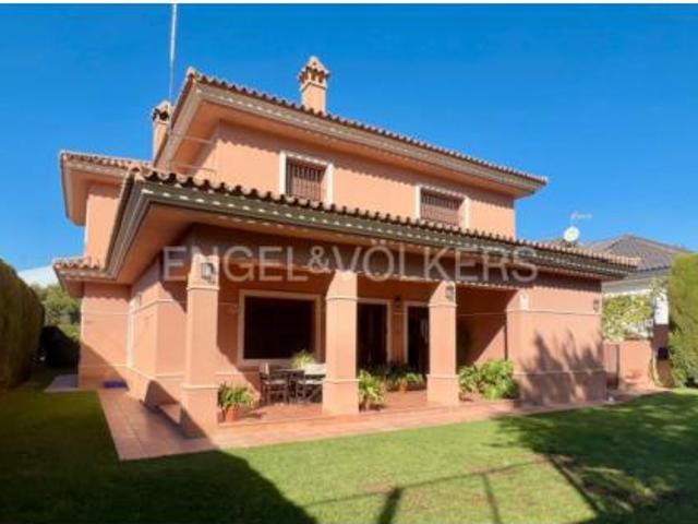 Casa en venta en Bormujos, Andalucía