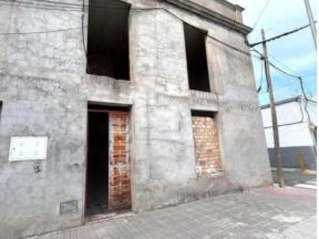 Casa en venta en Brenes, Andalucía