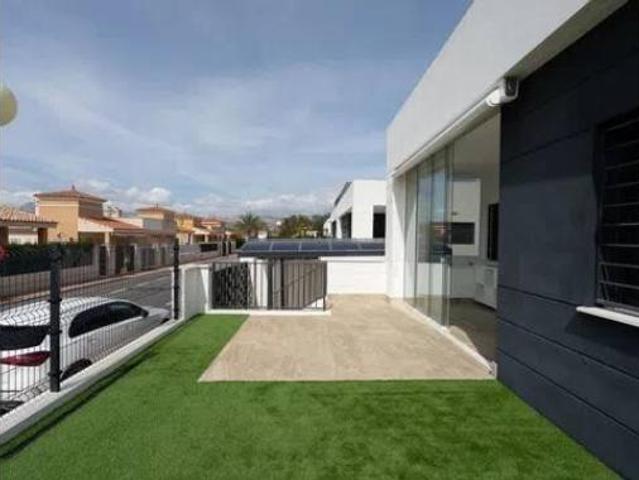 Casa en venta en Urbanización Valle Dorado, l'Alacantí