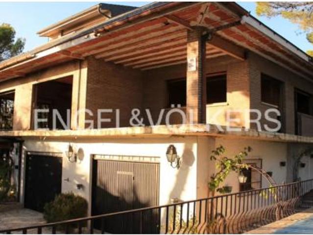 Casa en venta en Cabanillas De La Sierra, Madrid