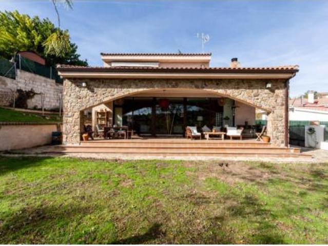 Casa en venta en Cabanillas De La Sierra, Madrid