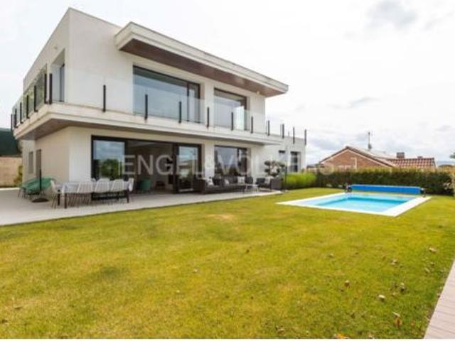 Casa en venta en Cabanillas Del Campo, Guadalajara