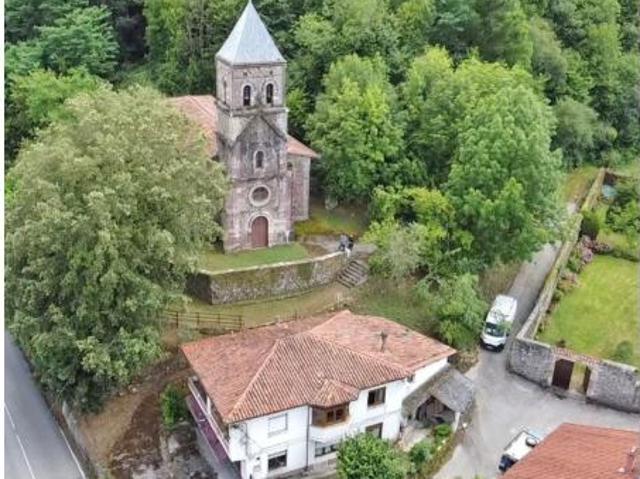 Casa en venta en Cabuérniga, Cantabria