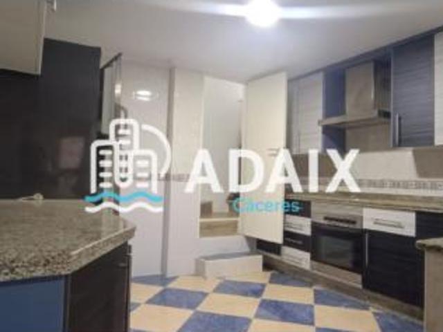 Casa en venta en La Abundancia, Cáceres