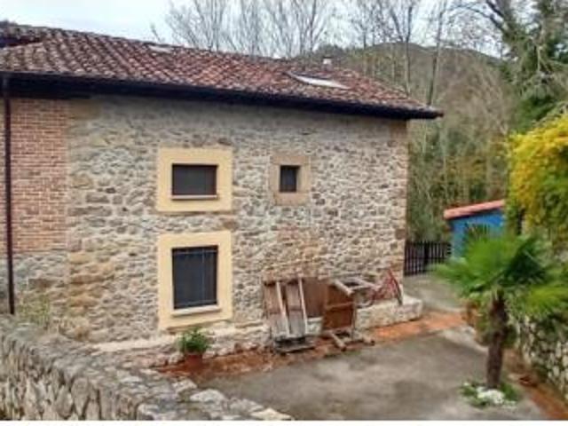 Casa en venta en Cangas De Onís, Helgueres
