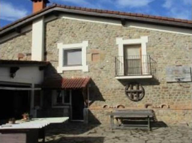 Casa en venta en Pomaluengo, Castañeda