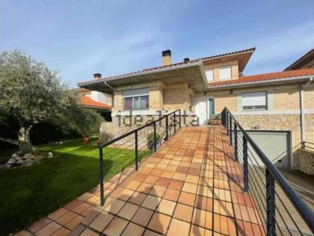 Casa en venta en Castellanos De Moriscos, Urbanización la Almunia