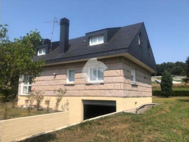 Casa en venta en O Castro de Caldelas, Terra de Caldelas