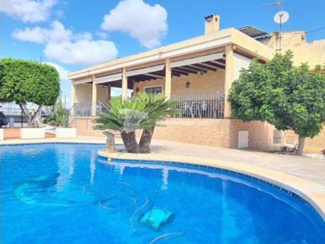 Casa en venta en Catral