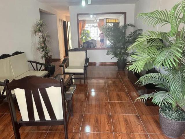 Casa Venta Cerca Plaza de Armas Pisco 3 pisos 9 dormitorios 8 baños amoblada A.C. 220 m2