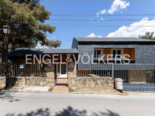 Casa en venta en Collado Mediano, Madrid