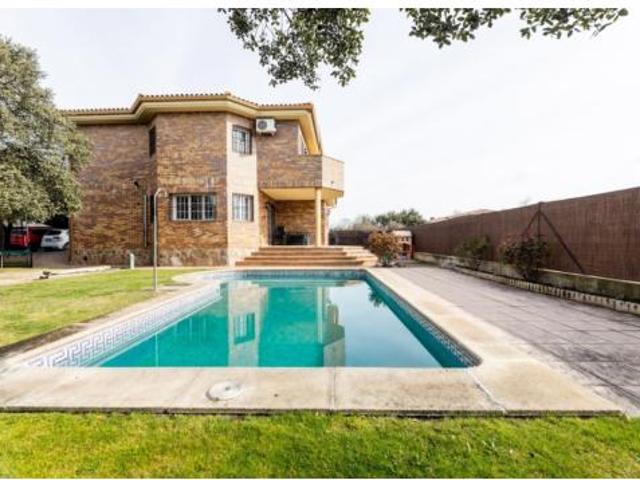 Casa en venta en Colmenarejo, Madrid