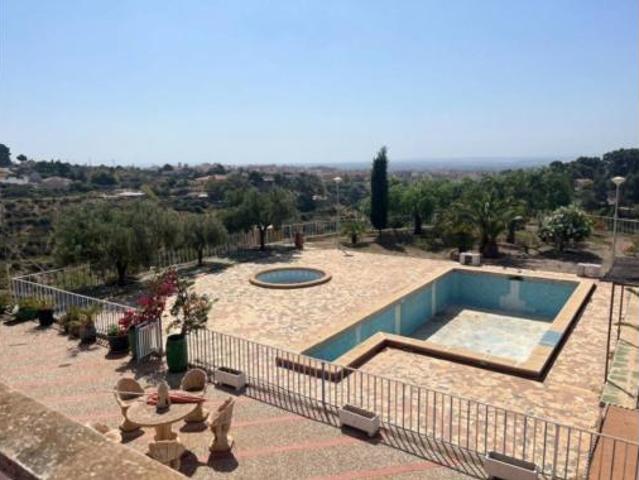 Casa en venta en Crevillent