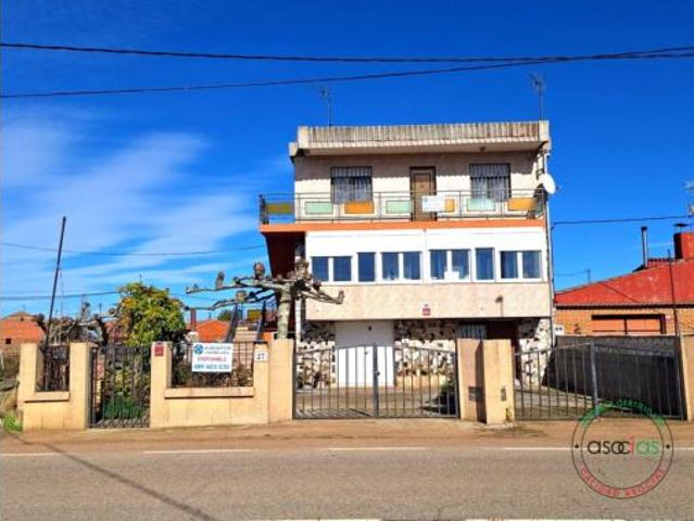 Casa en venta en El Burgo Ranero, Castilla y León