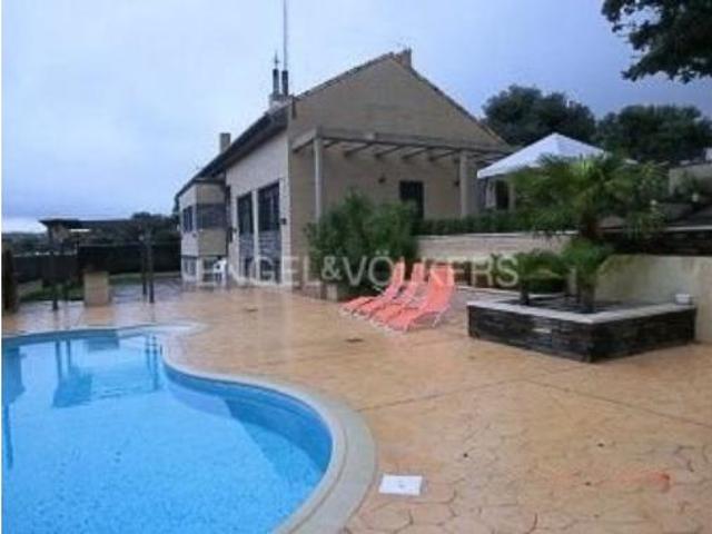 Casa en venta en El Escorial, Navalquejigo