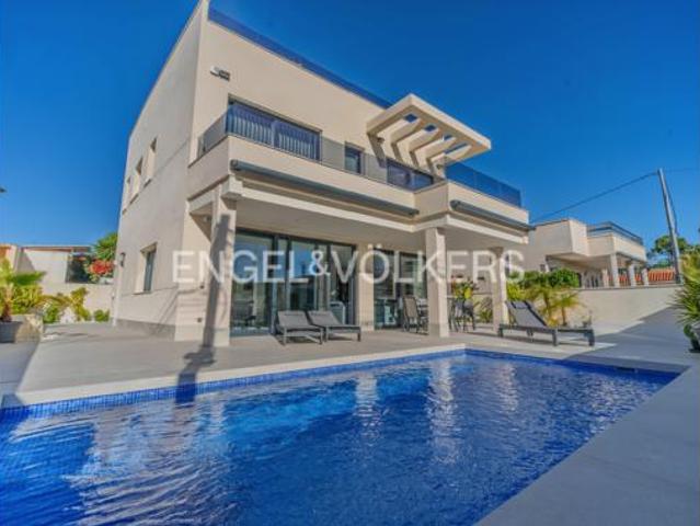 Casa en venta en la Marina, el Baix Vinalopó