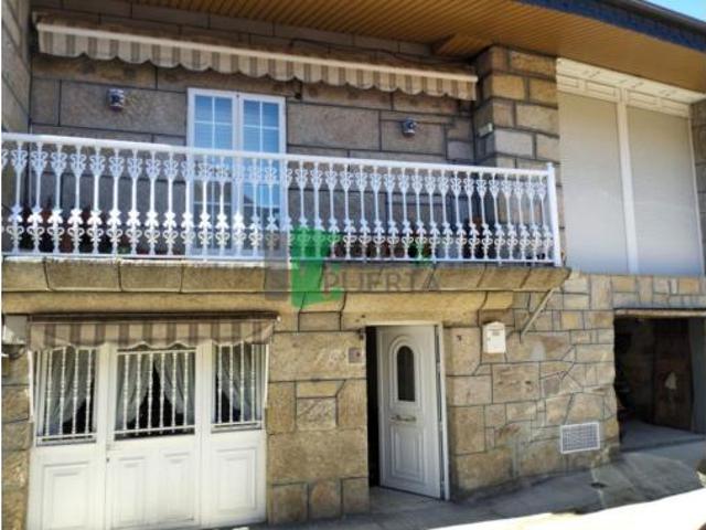 Casa en venta en Ourense, Galicia