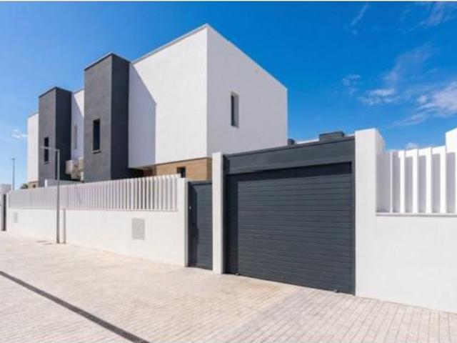 Casa en venta en Barriada Islas Canarias, Costa del Sol Occidental