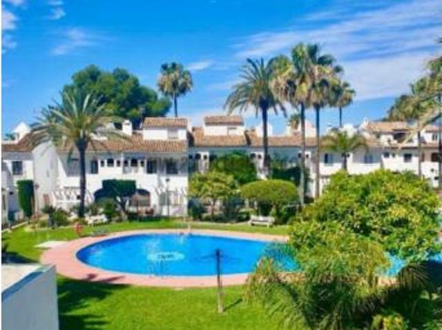 Casa en venta en Atalaya Park, Estepona