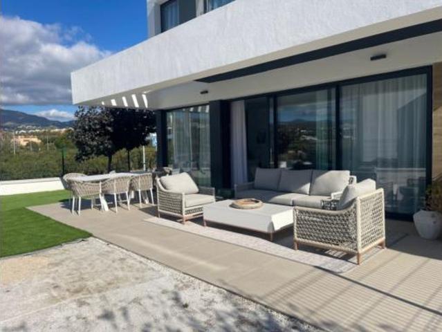 Casa en venta en La Cartuja del Golf, Estepona
