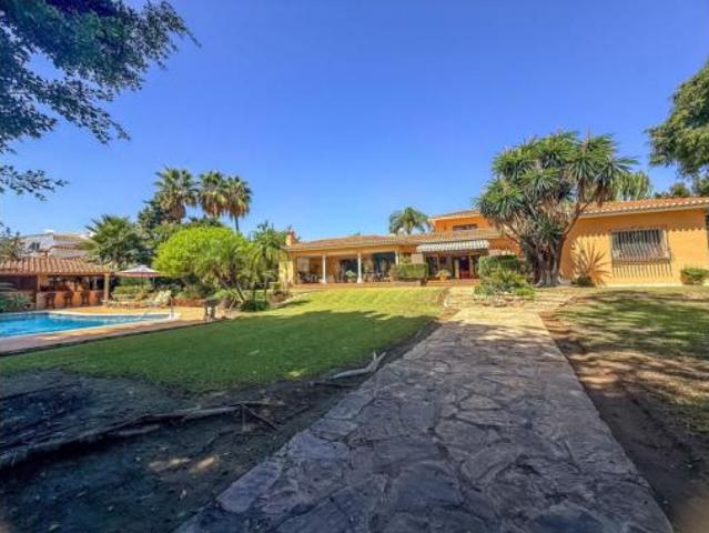 Casa en venta en El Pilar, Costa del Sol Occidental