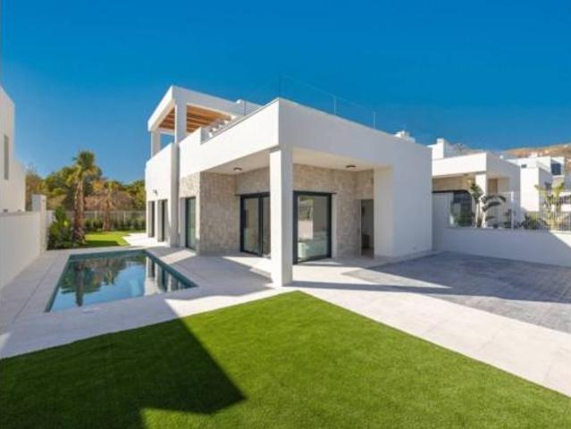 Casa en venta en Finestrat, Valencia