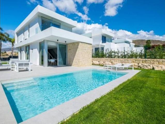 Casa en venta en Finestrat, Valencia