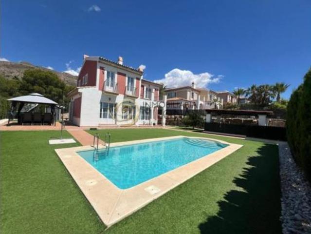 Casa en venta en Finestrat, Urbanització Golf Badia