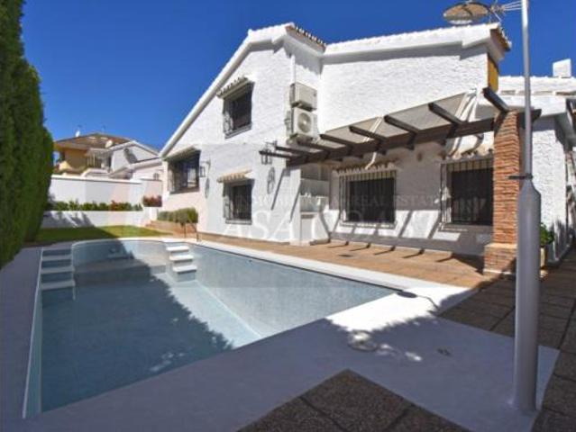 Casa en venta en Fuengirola, Málaga