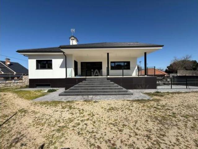 Casa en venta en Casa Amarilla, Galapagar