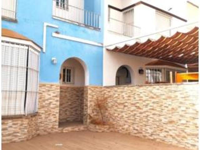 Casa en venta en Gerena, Andalucía