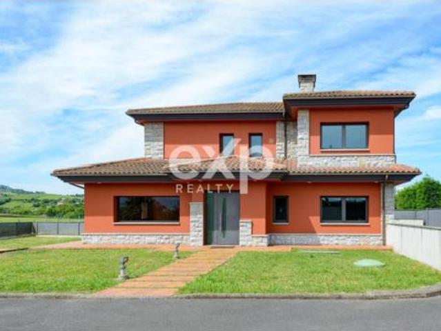 Casa en venta en La Robellada, Gijón
