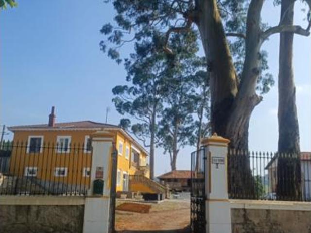 Casa en venta en La Robellada, Gijón
