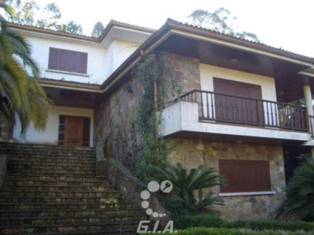 Casa en venta en A Bastida, Vigo