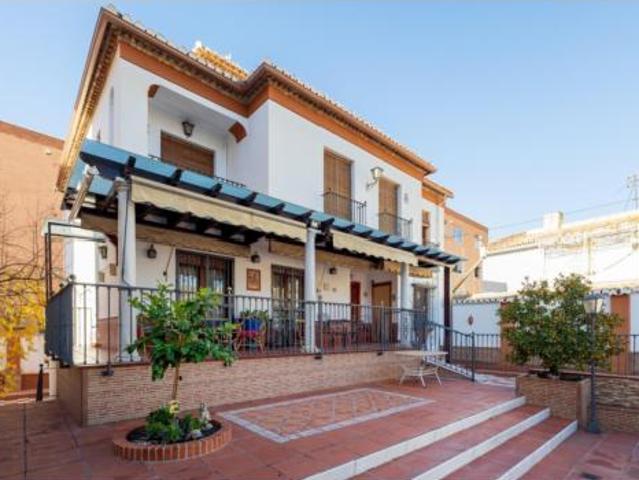 Casa en venta en Genil, Granada