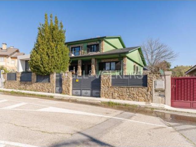 Casa en venta en Guadarrama, Urbanización Las Gardenias