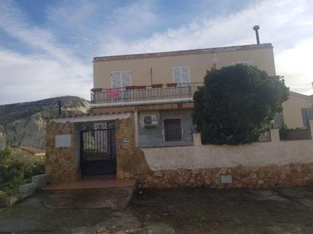 Casa en venta en Hinojares, Andalucía