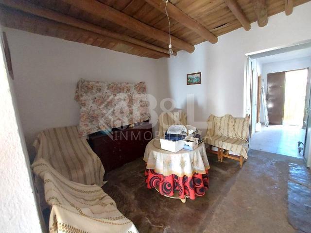Casa en venta en Arroyomolinos De León, Huelva