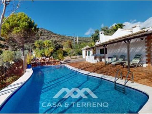 Casa en venta en Iznájar