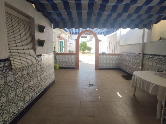 Casa en venta en Marmolejo, Andalucía