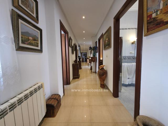 Casa en venta en Baeza, Andalucía