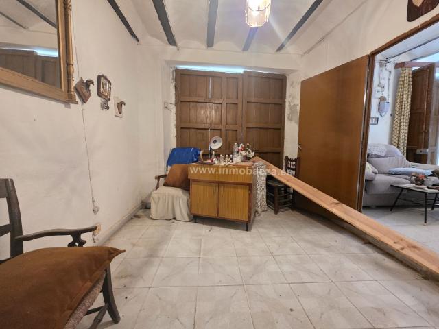 Casa en venta en Baeza, Andalucía