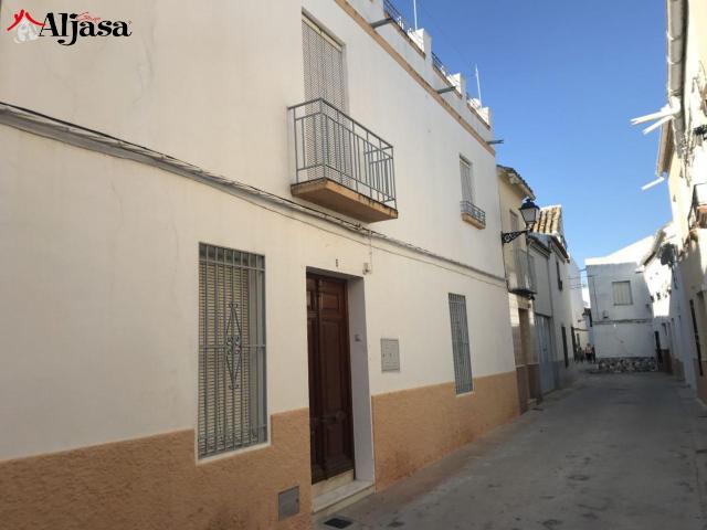 Casa en venta en Porcuna, Andalucía