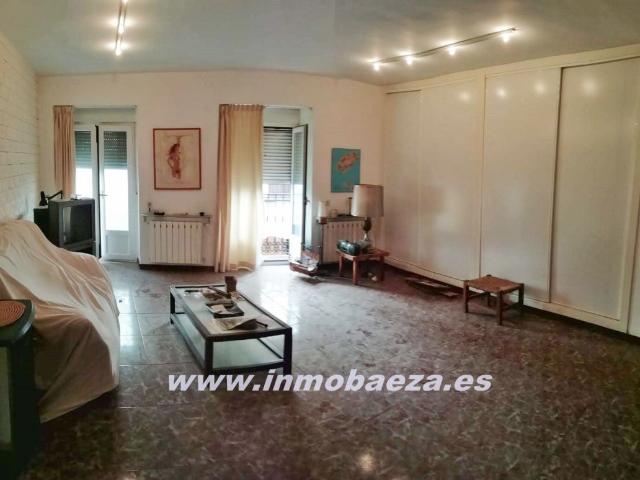 Casa en venta en Baeza, Andalucía