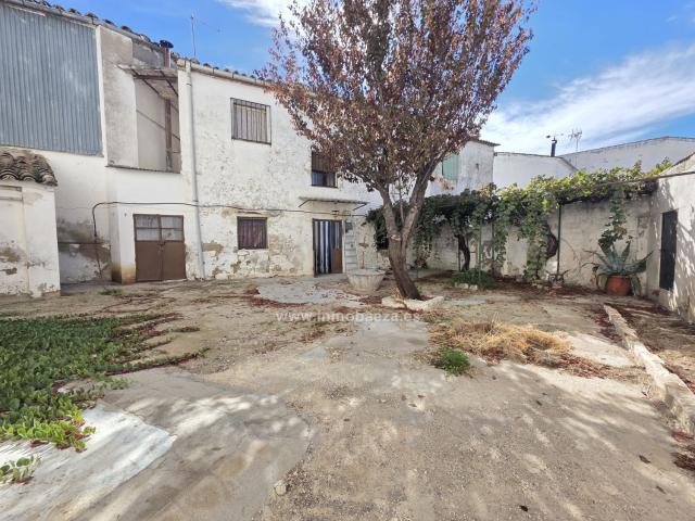Casa en venta en Baeza, Andalucía