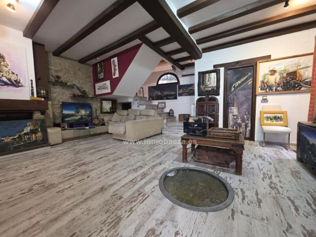 Casa en venta en Baeza, Andalucía