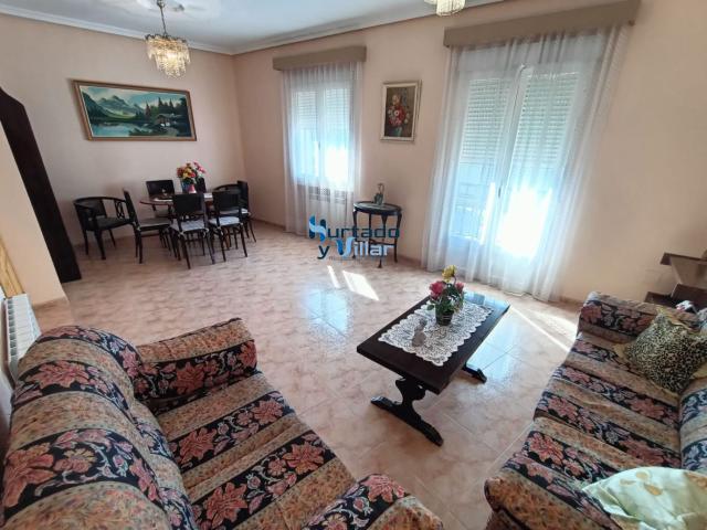 Casa en venta en Sabiote, Andalucía
