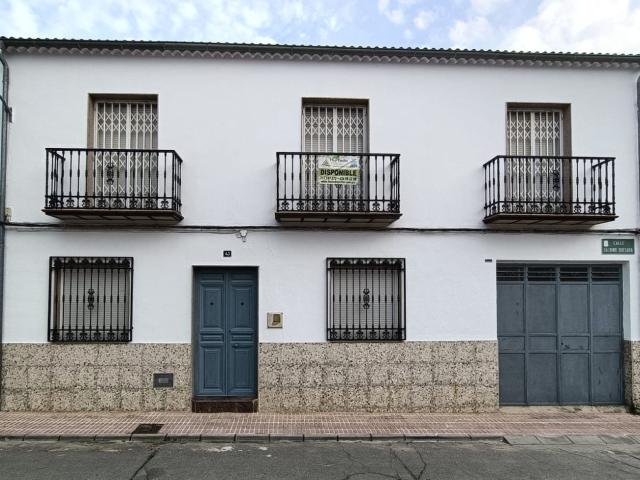 Casa en venta en Sabiote
