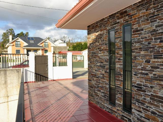 Casa en venta en Bergondo, A Coruña